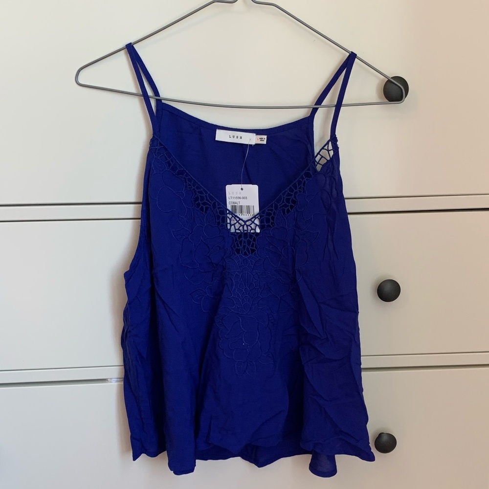 LUSH FLOWY CAMI